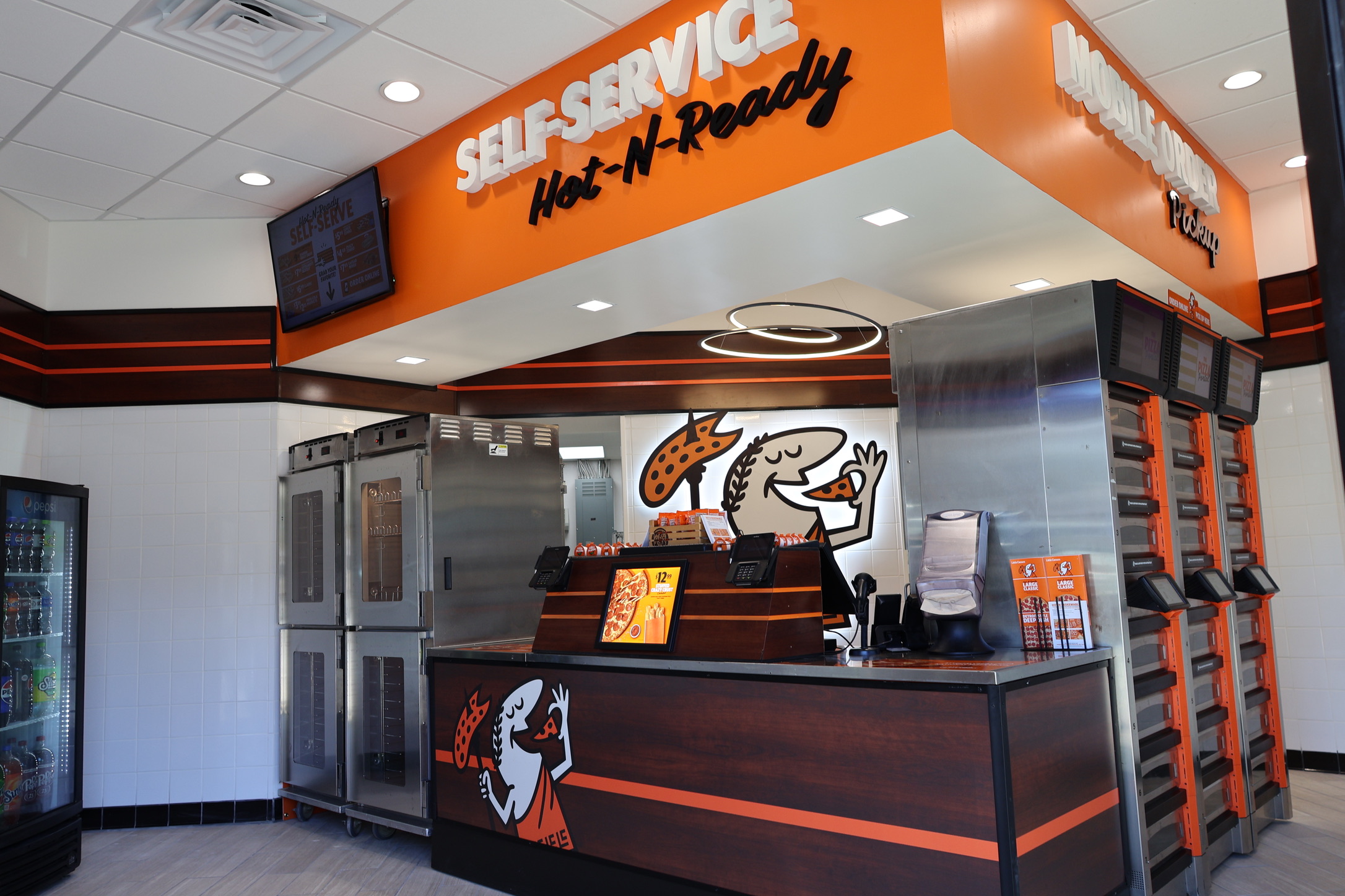 Leesburg’s Little Caesars Embraces the Future With Pizza Portal and Self-Service Pickup Experience