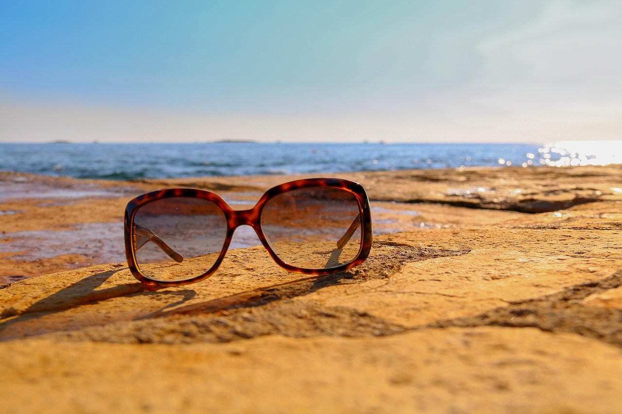 How To Identify UV Protected Sunglasses: Why Cost Doesn’t Equal Strong Defense